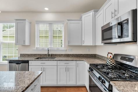 78 Woodside Lane Whiting NJ 08759