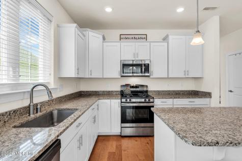 78 Woodside Lane Whiting NJ 08759
