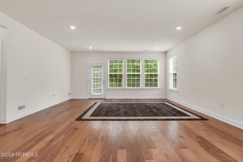 78 Woodside Lane Whiting NJ 08759