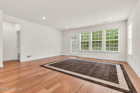 78 Woodside Lane Whiting NJ 08759
