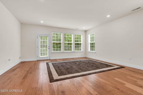 78 Woodside Lane Whiting NJ 08759