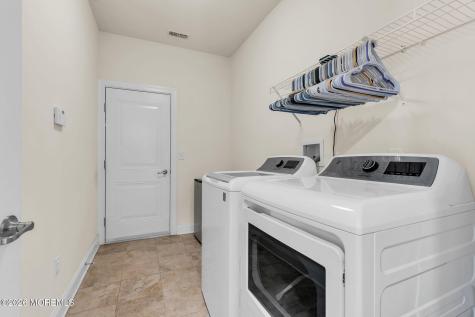 78 Woodside Lane Whiting NJ 08759