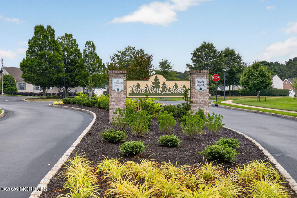 21 Snowberry Lane Howell NJ 07731