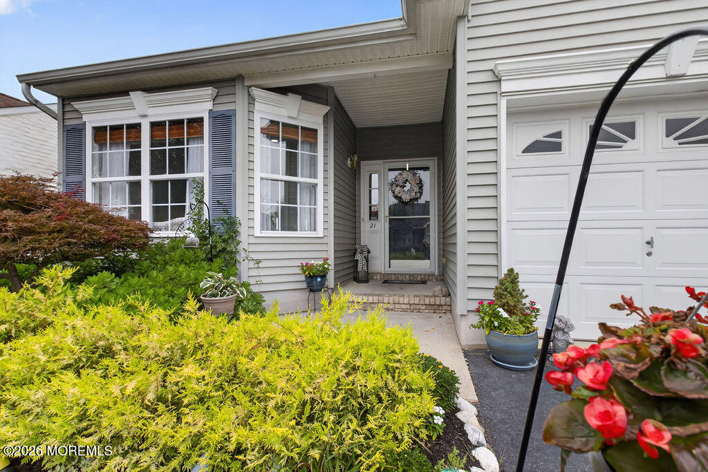21 Snowberry Lane Howell NJ 07731