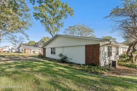 829F Balmoral Court Lakewood NJ 08701