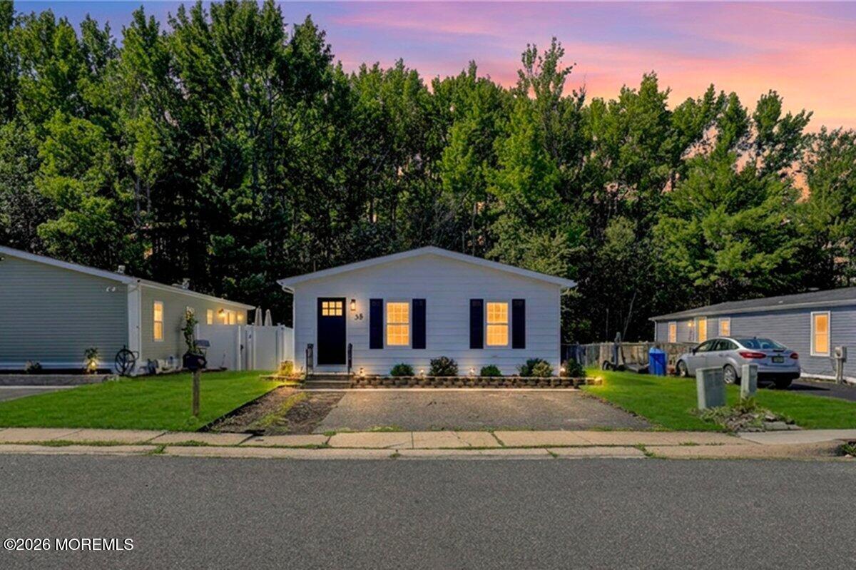 35 Deer Way Manalapan NJ 07726