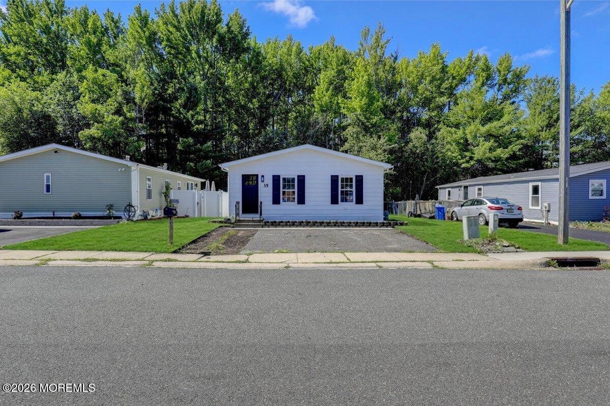 35 Deer Way Manalapan NJ 07726