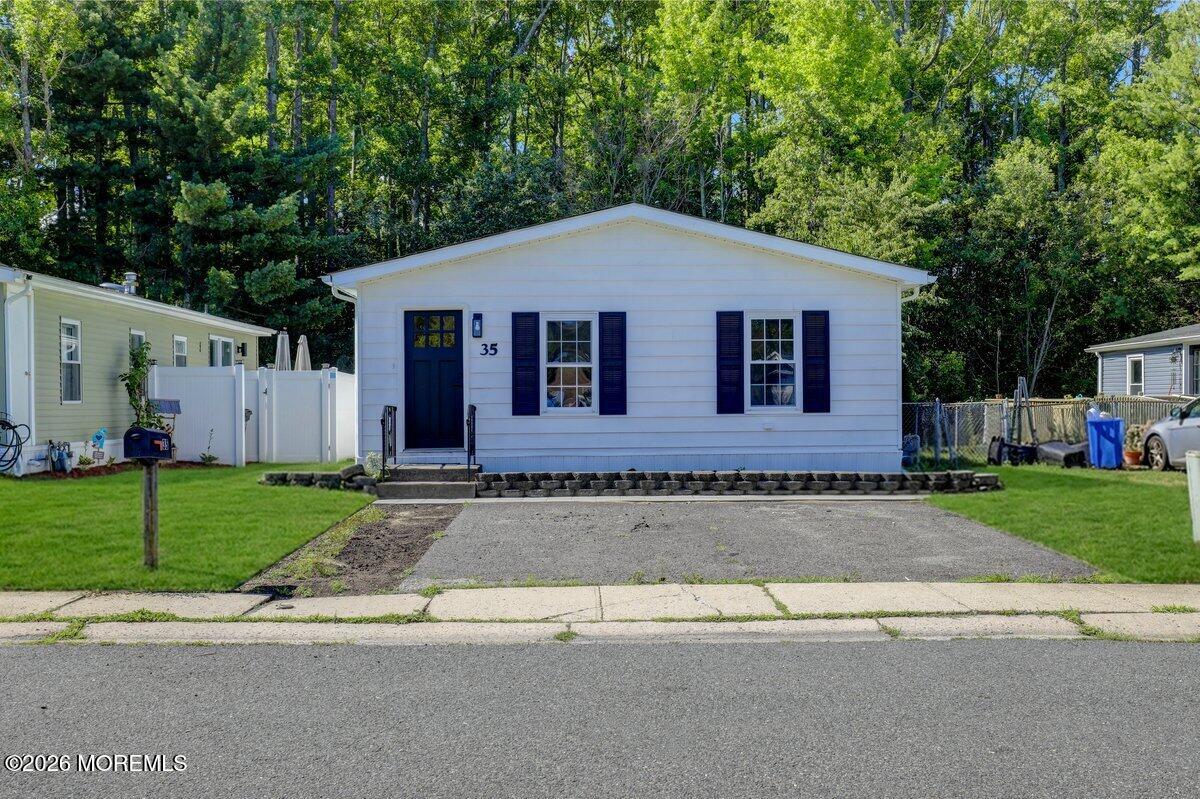 35 Deer Way Manalapan NJ 07726