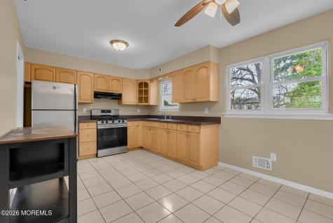 586 Pennsylvania Avenue Brick NJ 08724