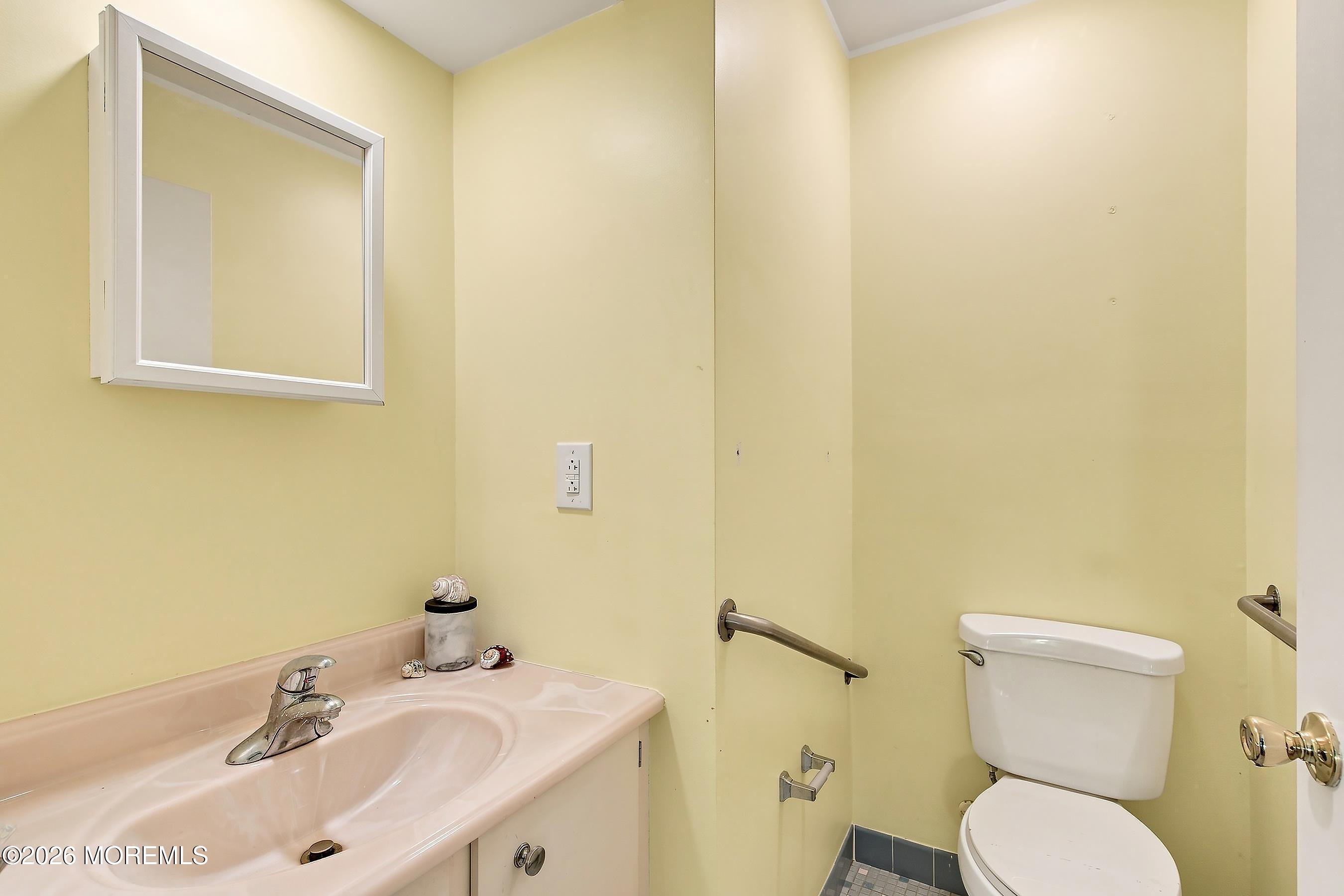 112 Manchester Court Red Bank NJ 07701