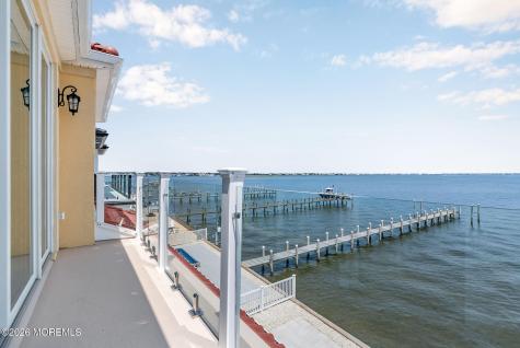 657 Bayview Drive Toms River NJ 08753