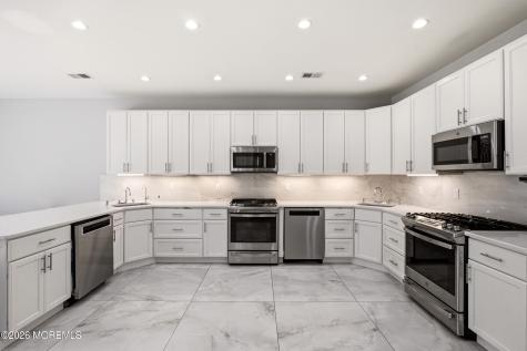 14 Majestic Way Lakewood NJ 08701