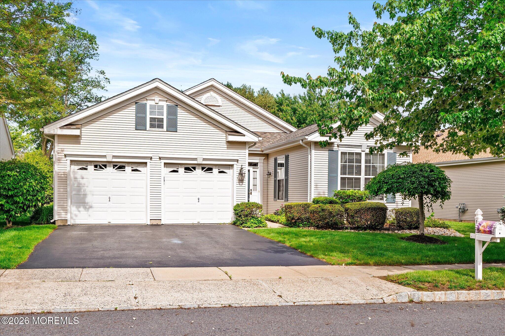 10 Powderhorn Way Allentown NJ 08501