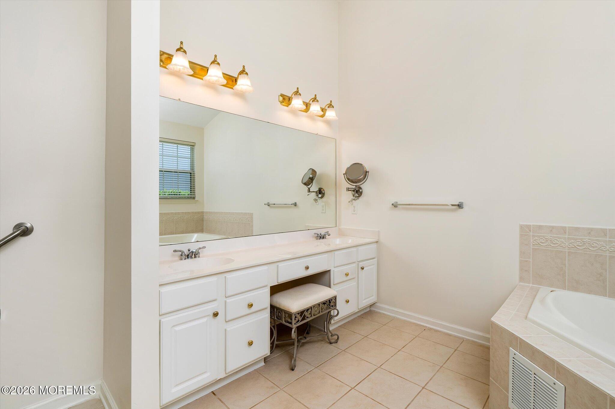 10 Powderhorn Way Allentown NJ 08501
