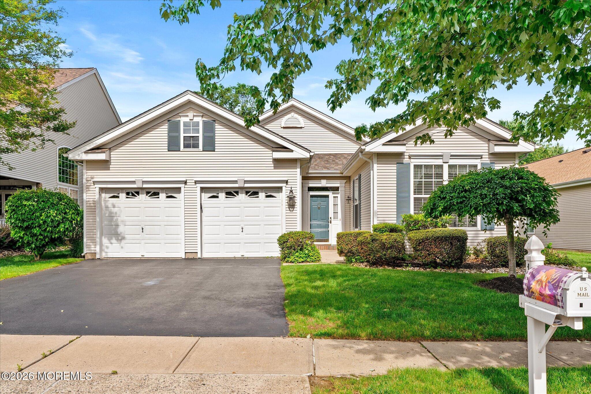 10 Powderhorn Way Allentown NJ 08501