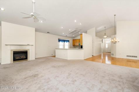 10 Powderhorn Way Allentown NJ 08501
