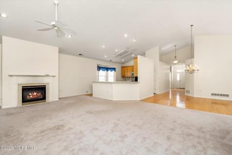 10 Powderhorn Way Allentown NJ 08501