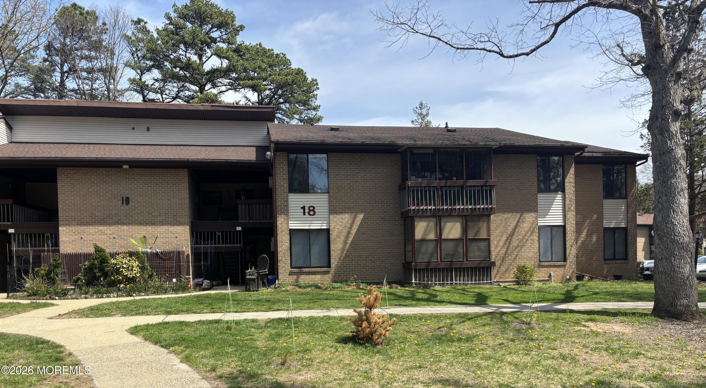 18 Pine Cluster Circle Manalapan NJ 07726