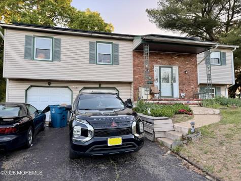 44 S Longview Road Howell NJ 07731