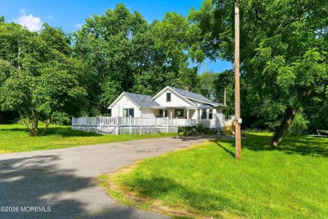26 Megill Road Farmingdale NJ 07727