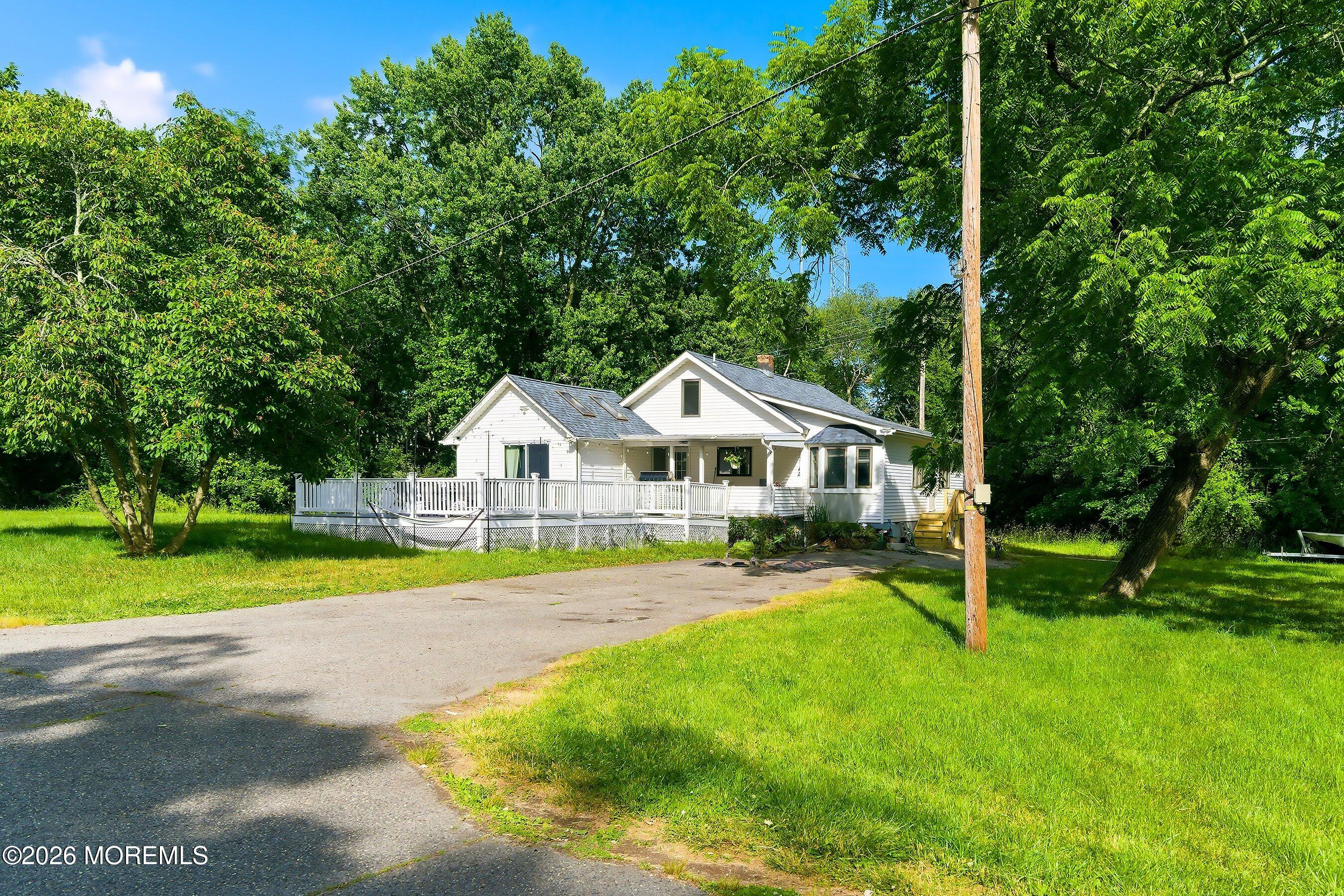 26 Megill Road Farmingdale NJ 07727