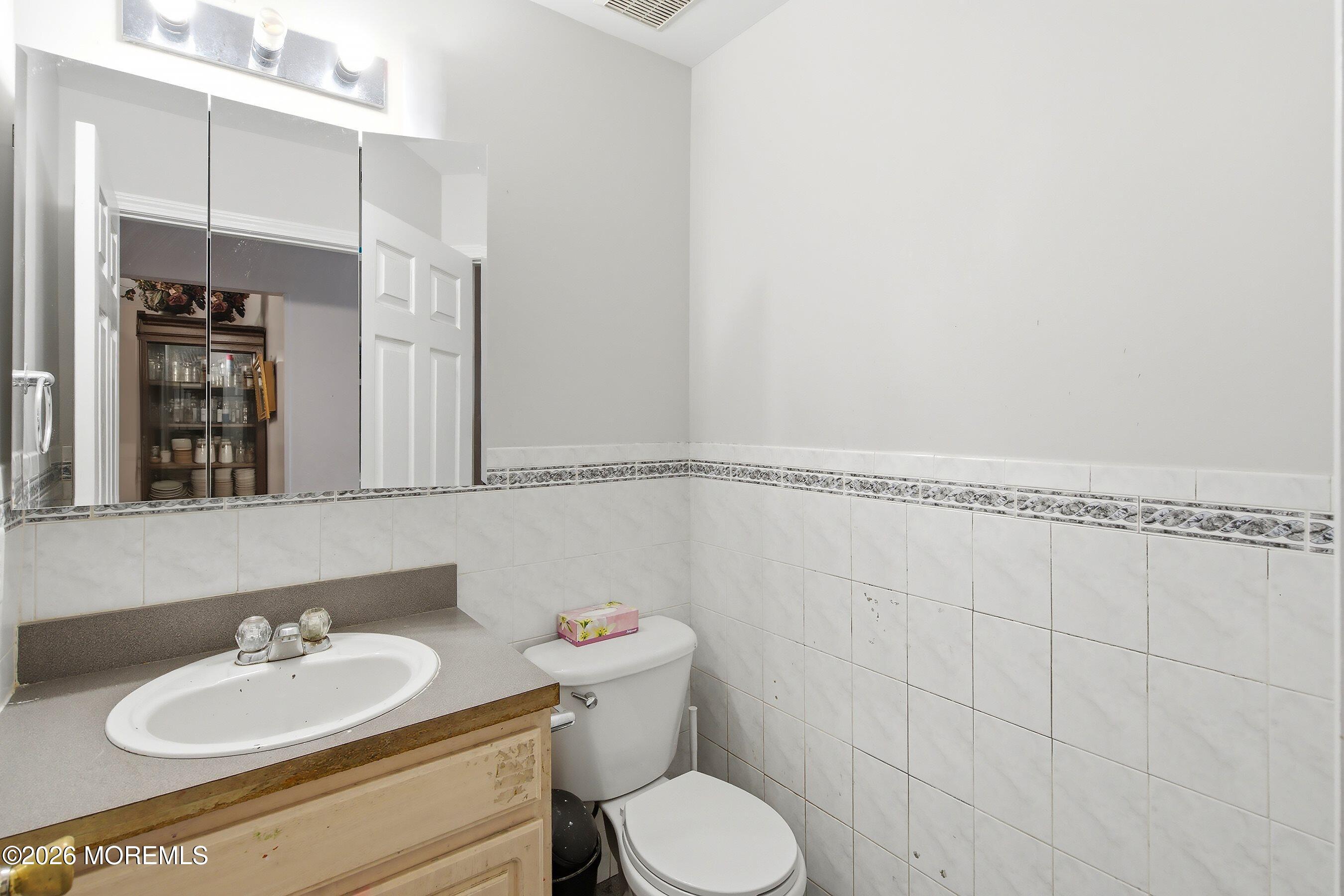 21 Kingsfield Drive Lakewood NJ 08701