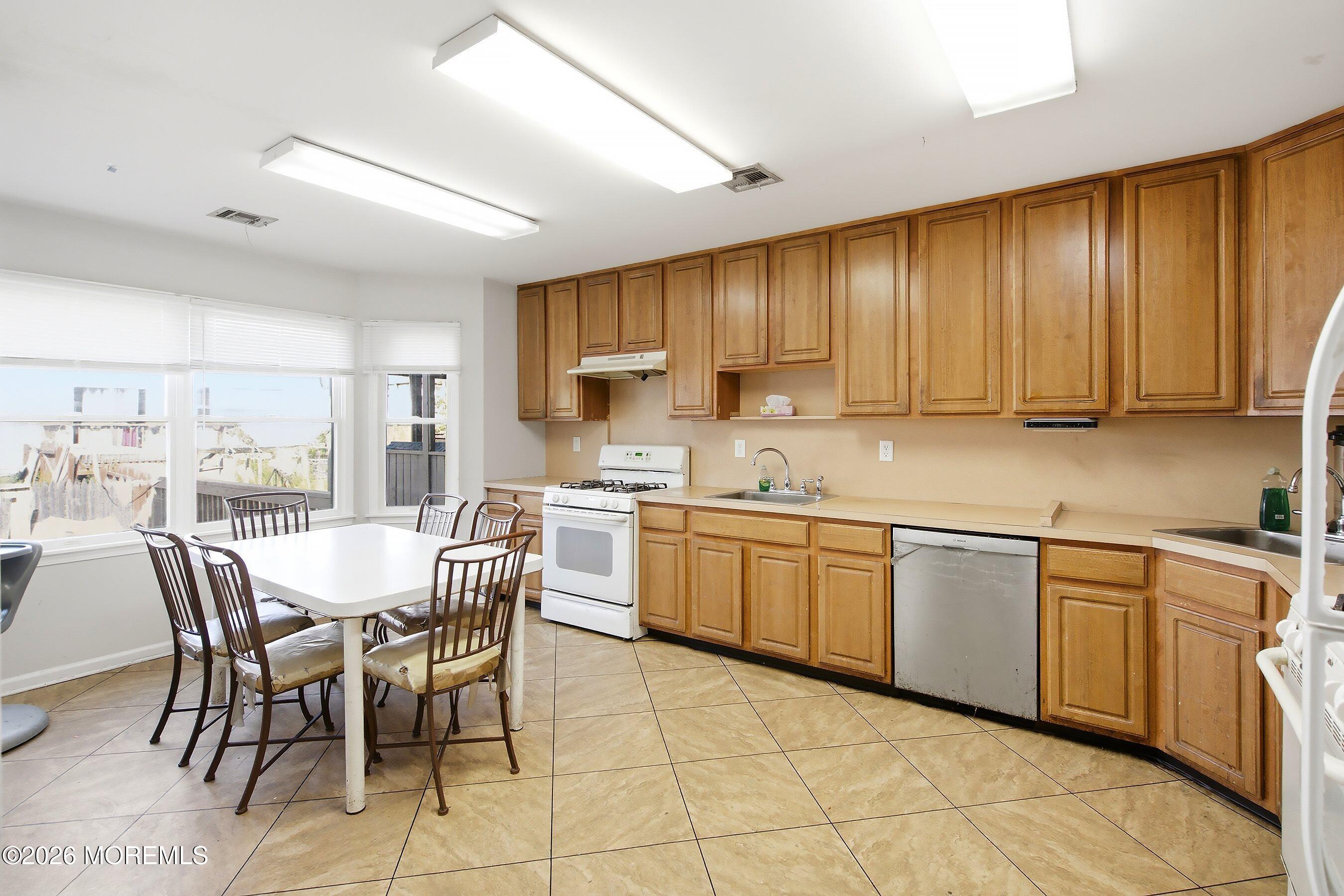 21 Kingsfield Drive Lakewood NJ 08701