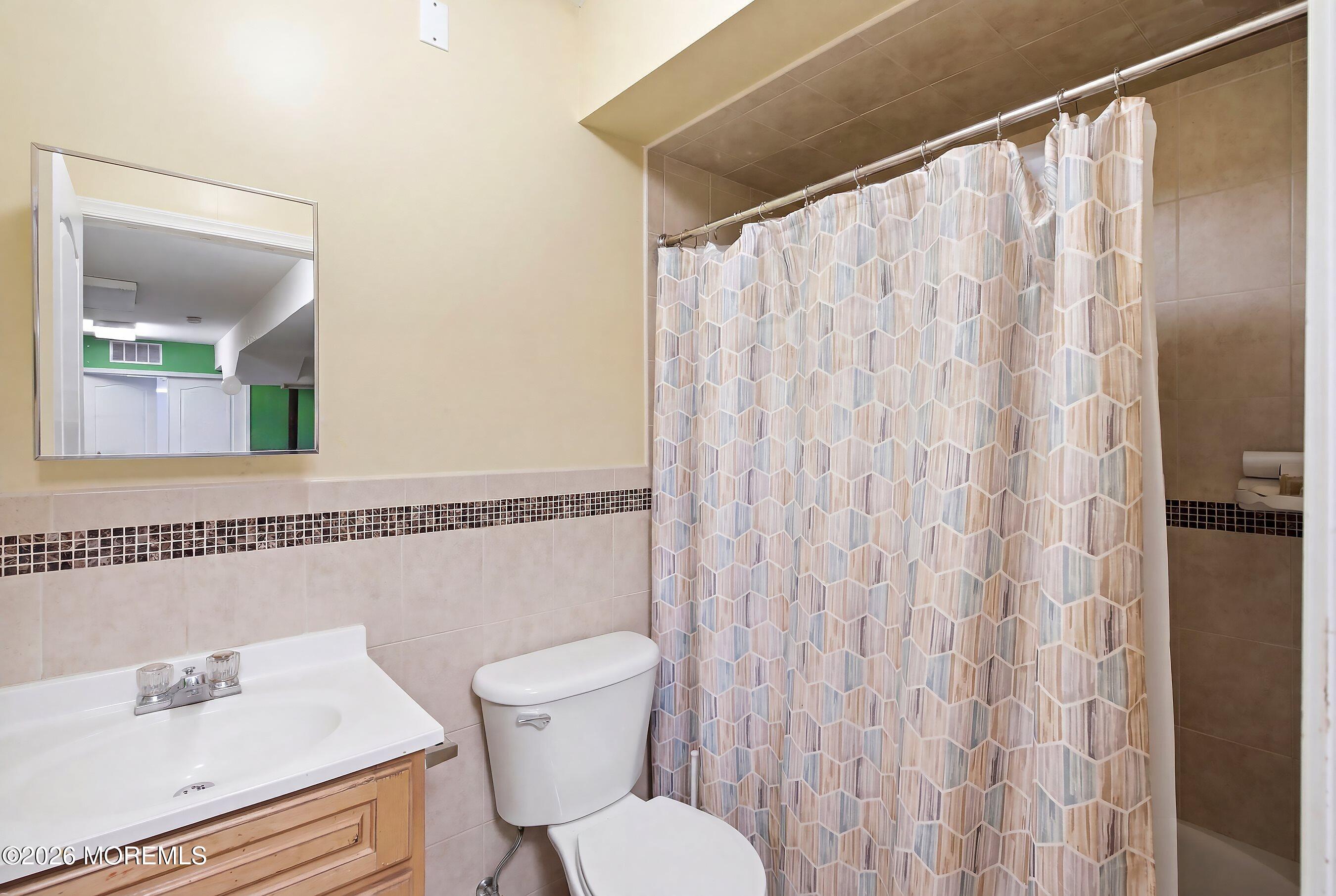 21 Kingsfield Drive Lakewood NJ 08701
