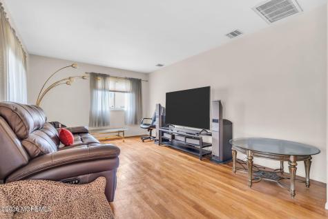 5 Dove Street Manchester NJ 08759