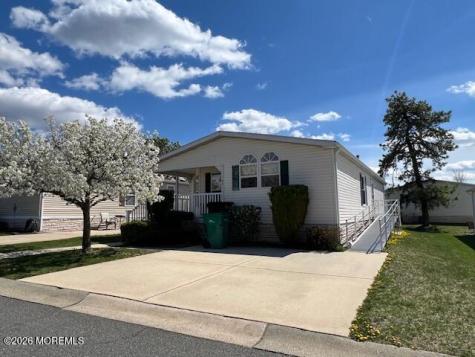 27 Pine Ridge Boulevard Whiting NJ 08759
