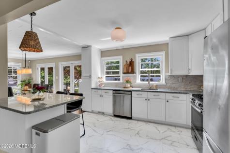 52 Thomas Avenue Shrewsbury Boro NJ 07702
