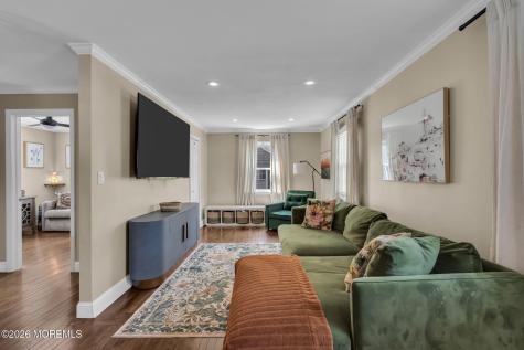 52 Thomas Avenue Shrewsbury Boro NJ 07702
