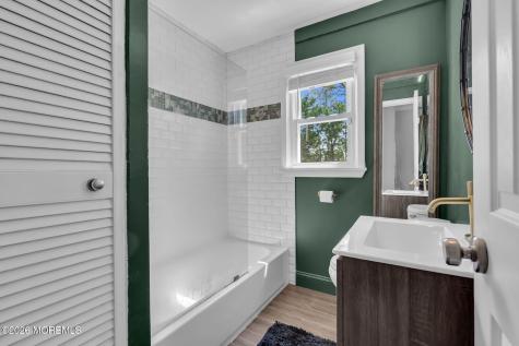 52 Thomas Avenue Shrewsbury Boro NJ 07702