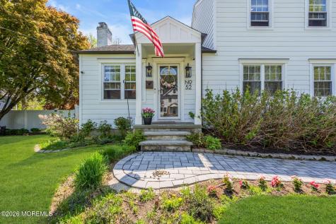 52 Thomas Avenue Shrewsbury Boro NJ 07702