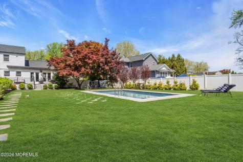 52 Thomas Avenue Shrewsbury Boro NJ 07702