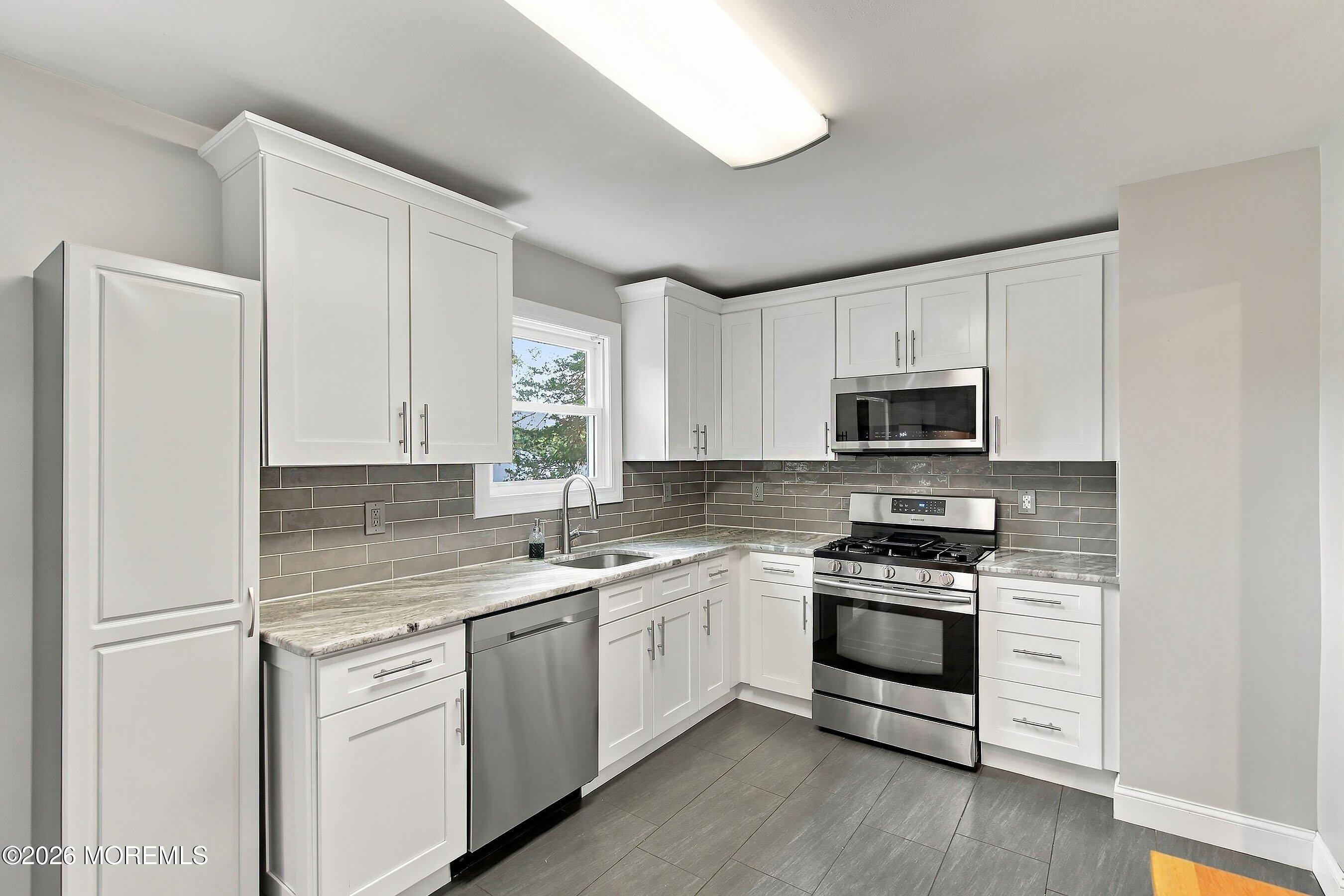 8 Hampton Road Howell NJ 07731
