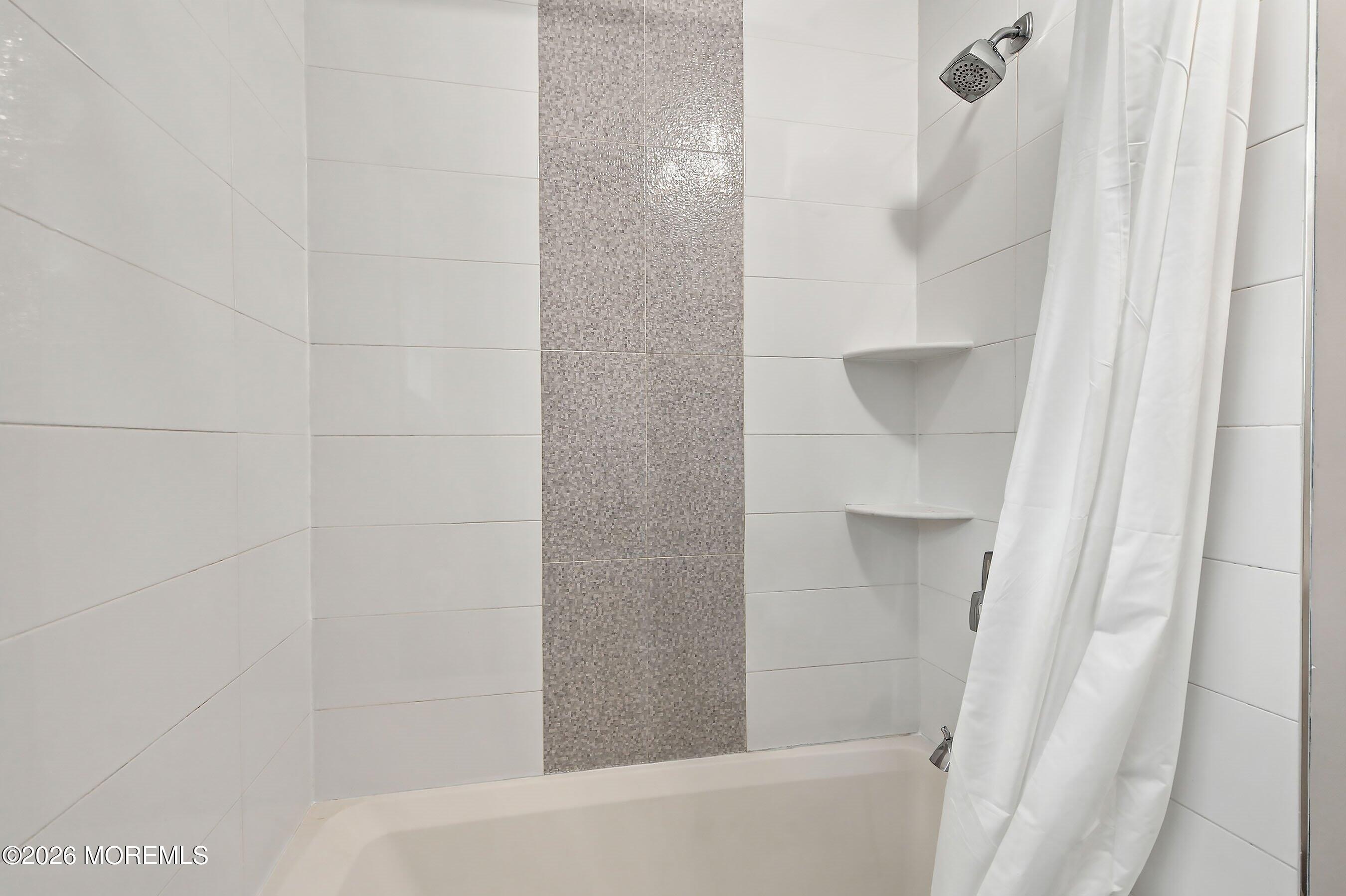 8 Hampton Road Howell NJ 07731