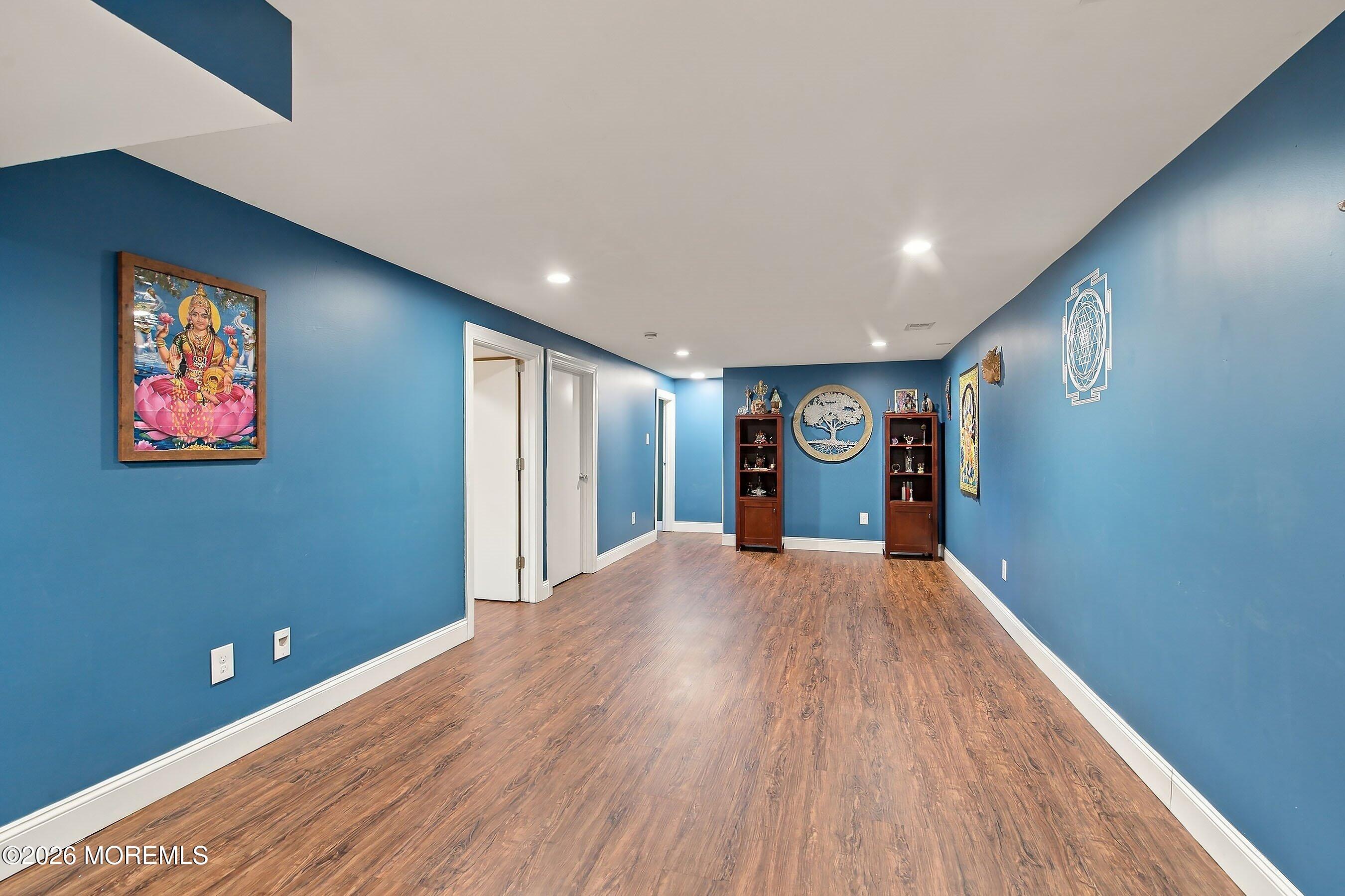 8 Hampton Road Howell NJ 07731