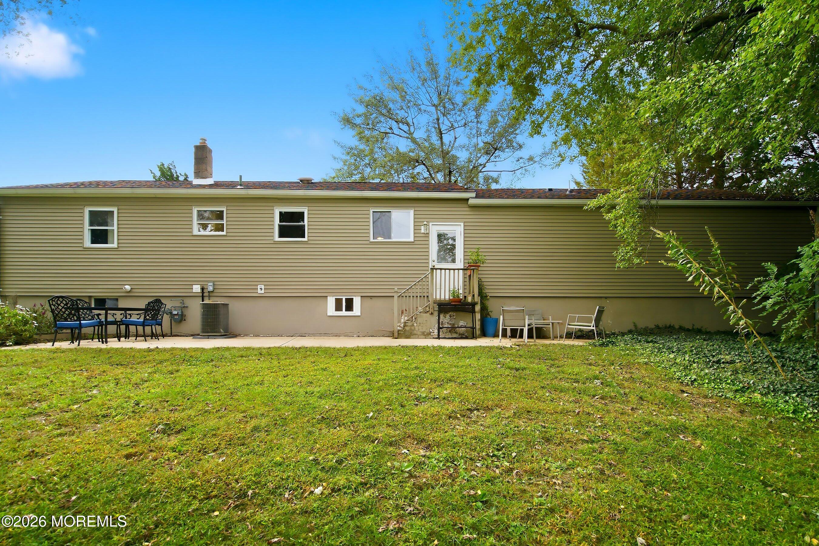 8 Hampton Road Howell NJ 07731