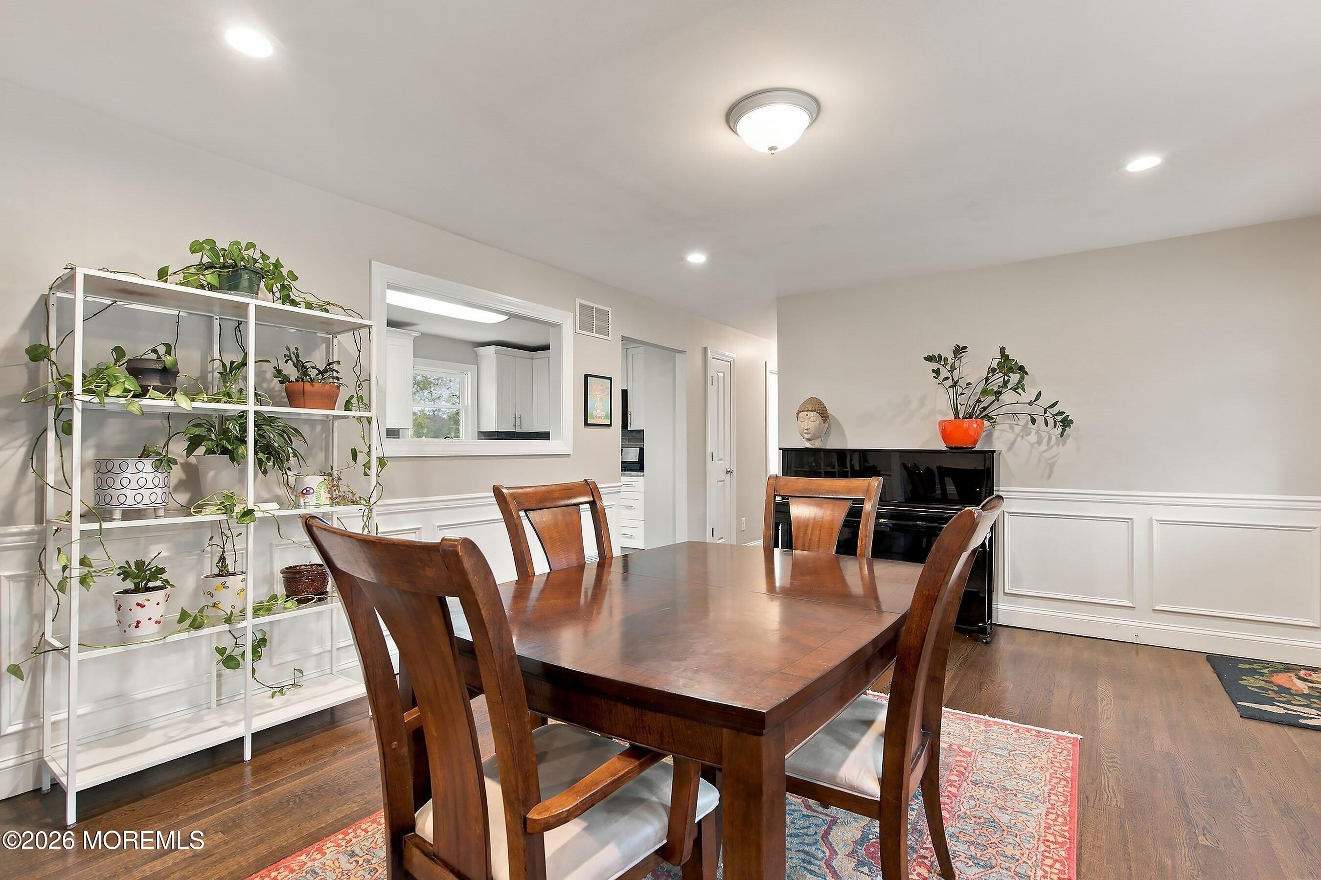 8 Hampton Road Howell NJ 07731