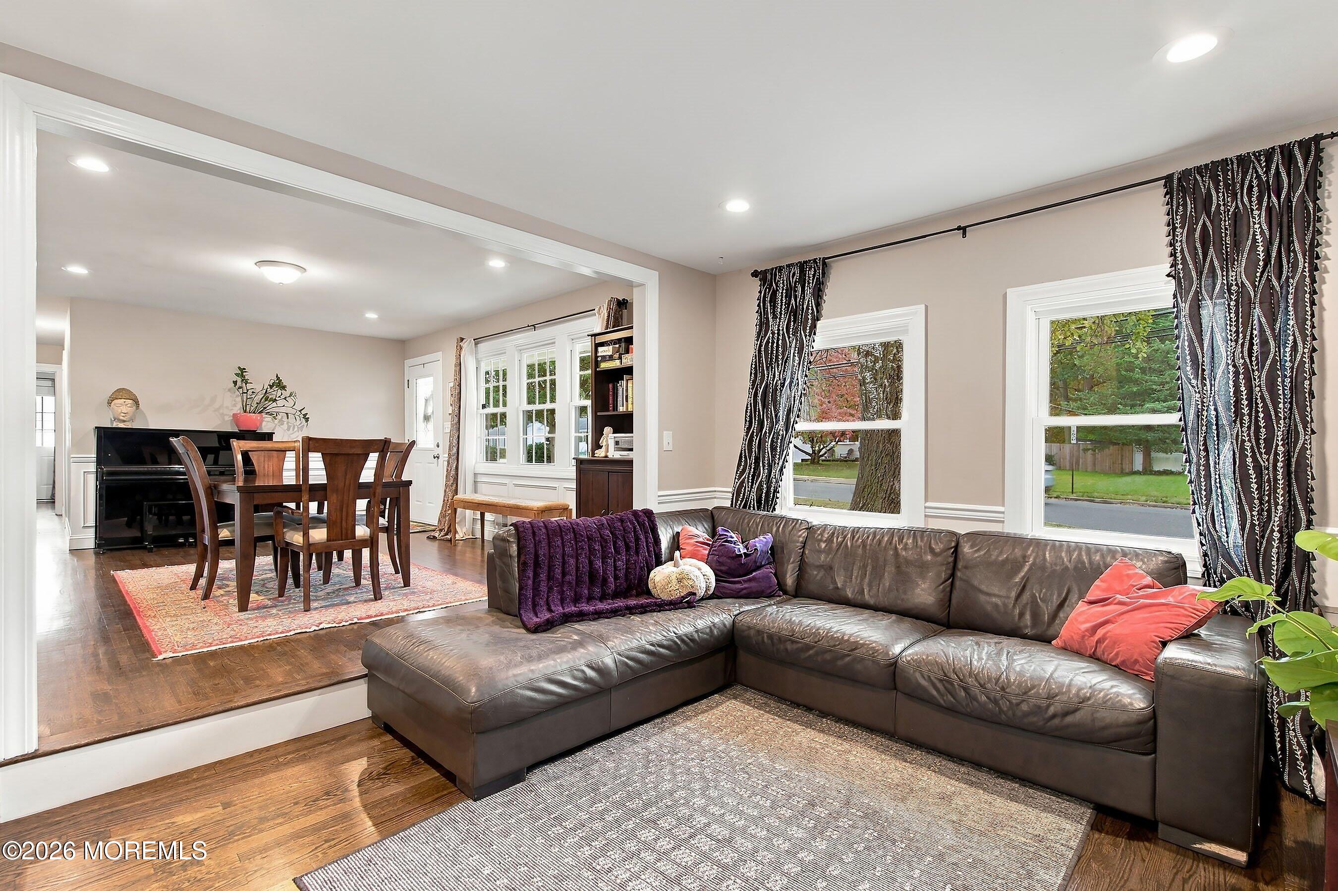 8 Hampton Road Howell NJ 07731