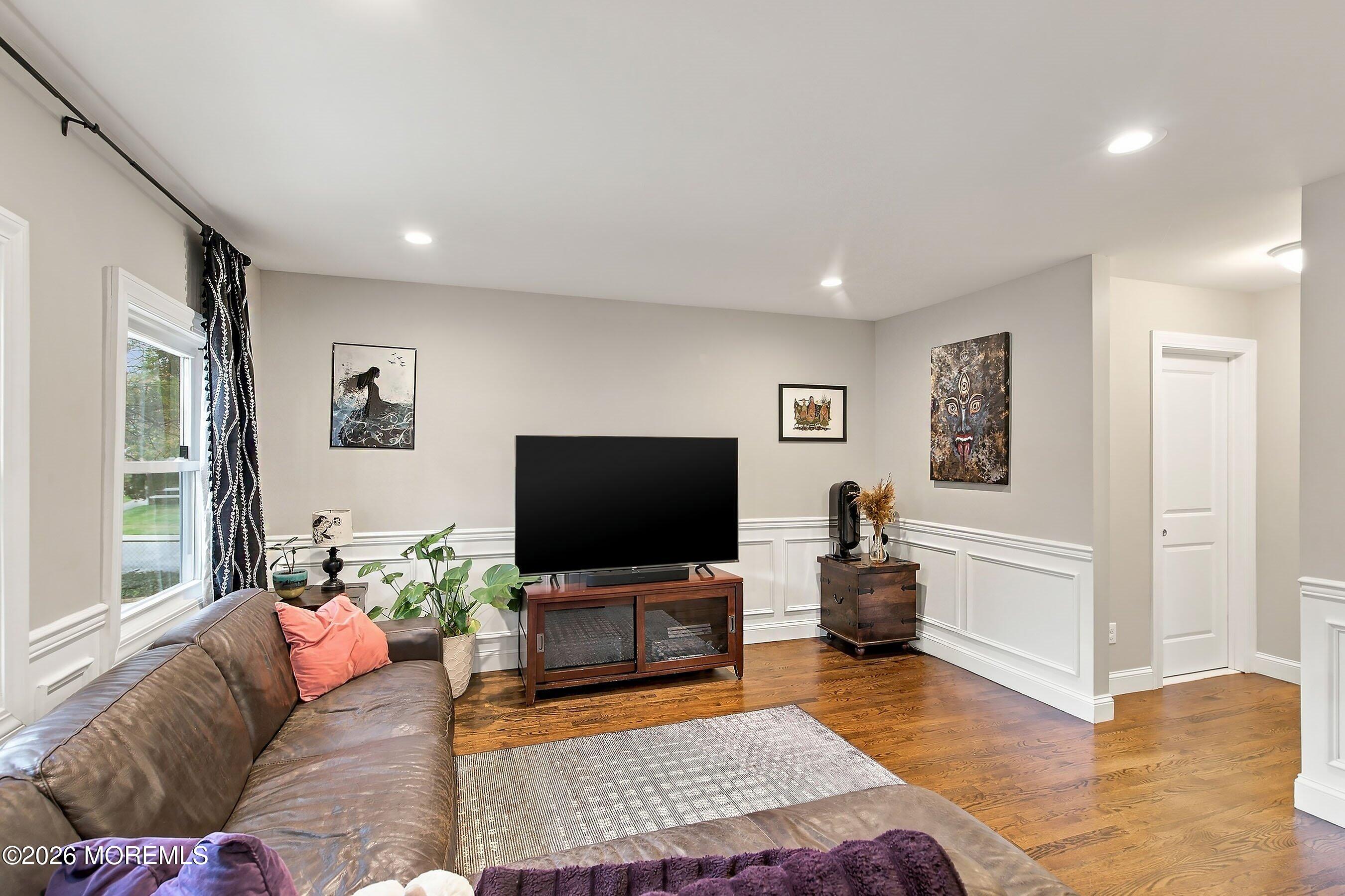 8 Hampton Road Howell NJ 07731
