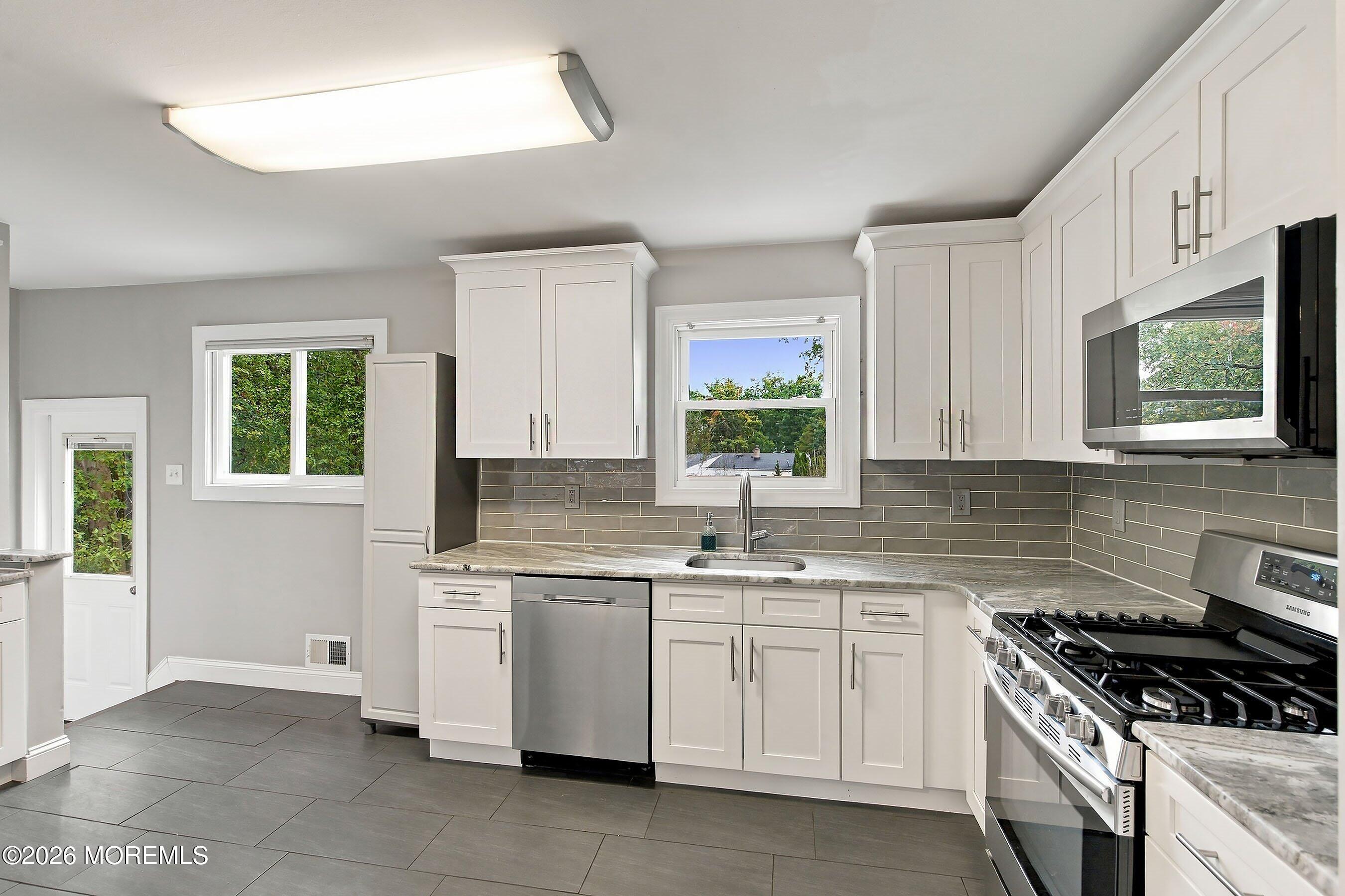 8 Hampton Road Howell NJ 07731
