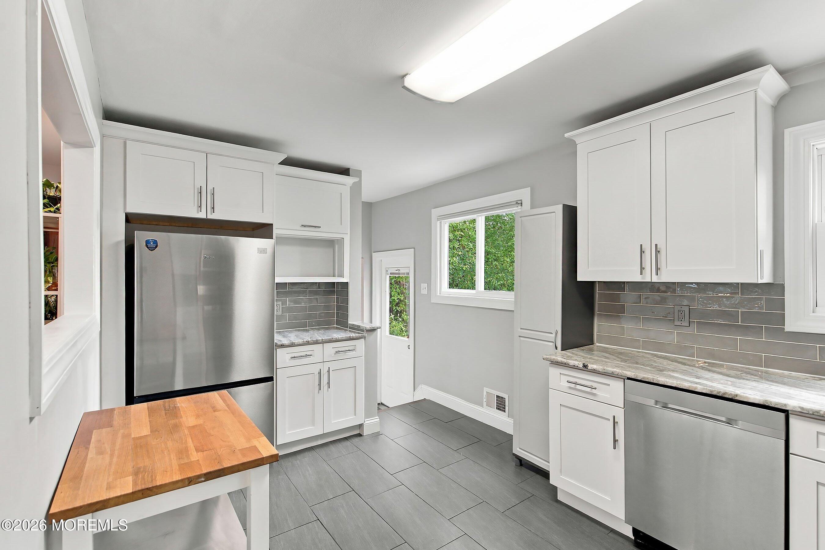 8 Hampton Road Howell NJ 07731