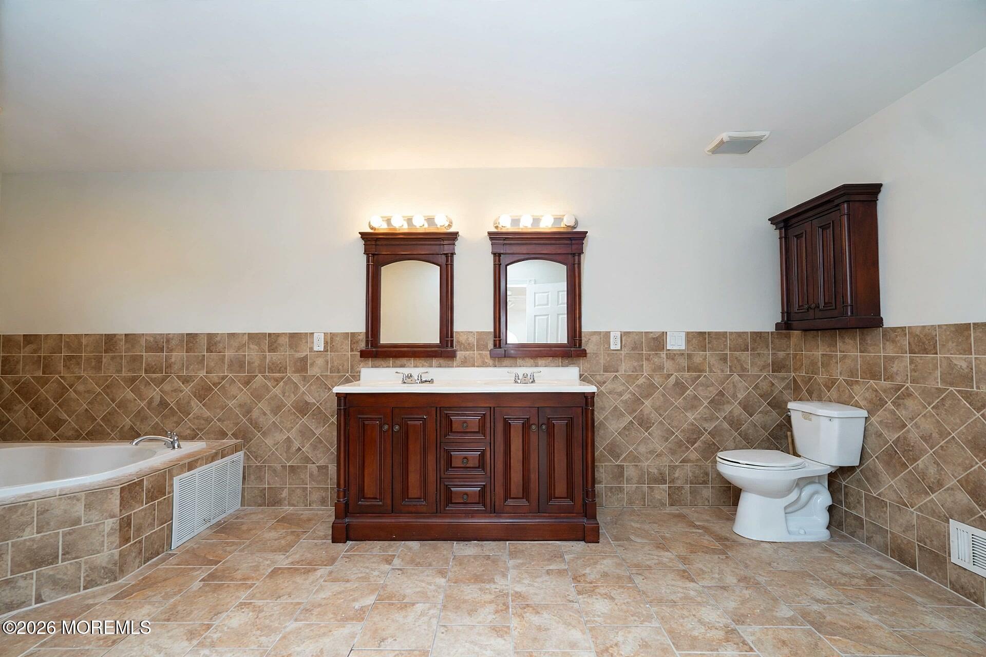 943 Jennifer Lane Manahawkin NJ 08050