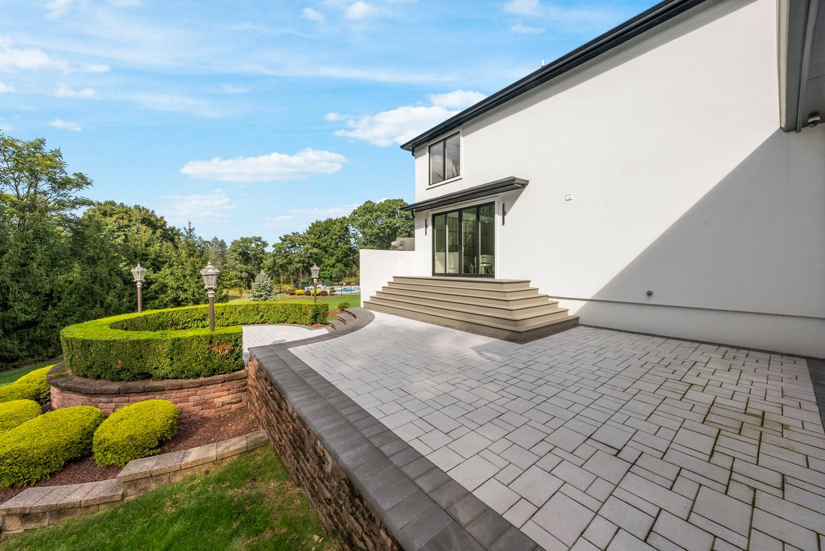 14 Huxley Court Marlboro NJ 07746