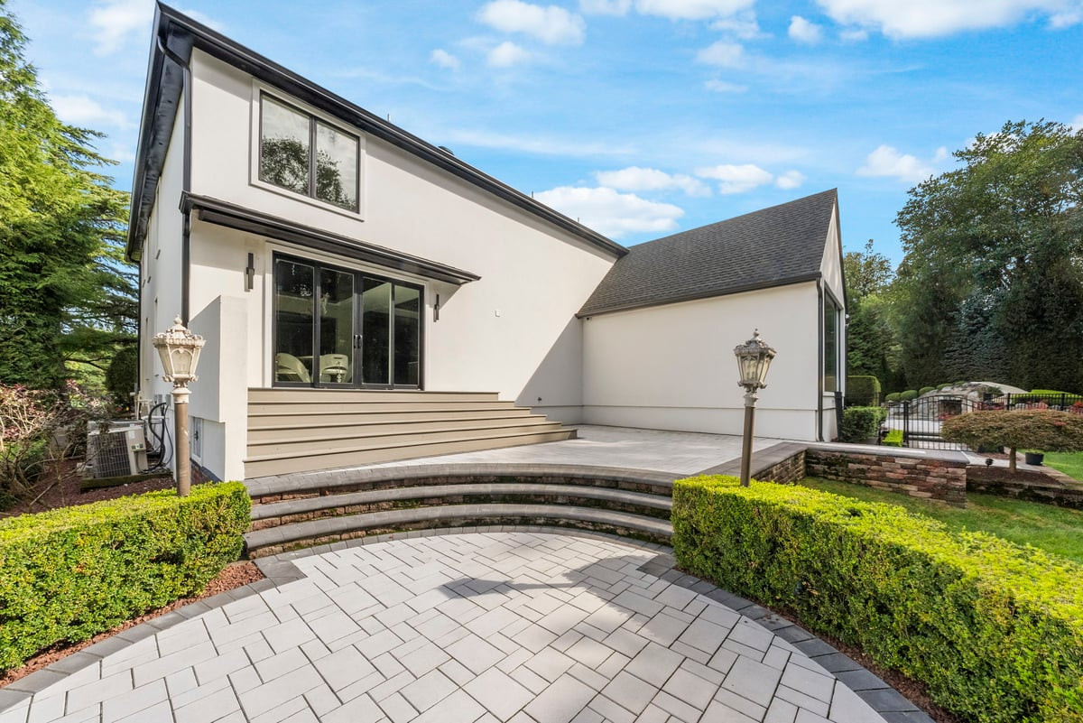 14 Huxley Court Marlboro NJ 07746