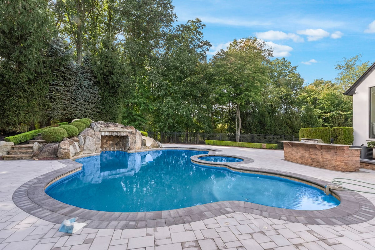 14 Huxley Court Marlboro NJ 07746