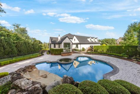 14 Huxley Court Marlboro NJ 07746