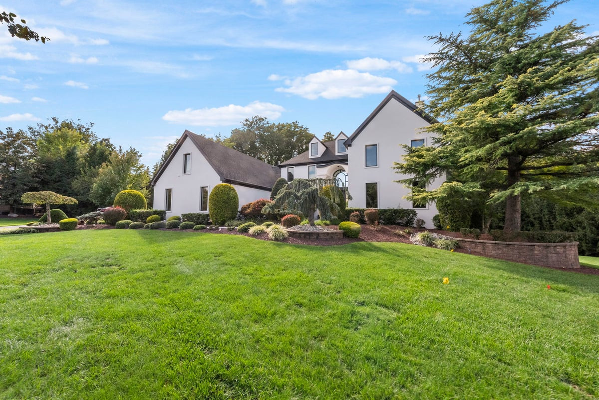 14 Huxley Court Marlboro NJ 07746